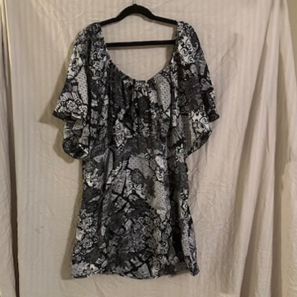 Cato Black and White Scoop Neck Flutter Sleeve Blouse